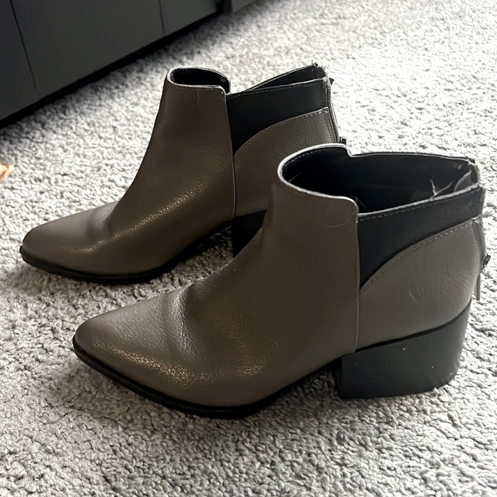 VERA WANG GRAY BOOTIES